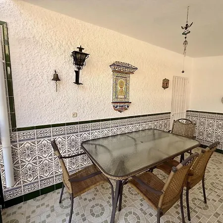 Casa Familiar En Segunda Linea Playa Con Parking 푸엔히롤라