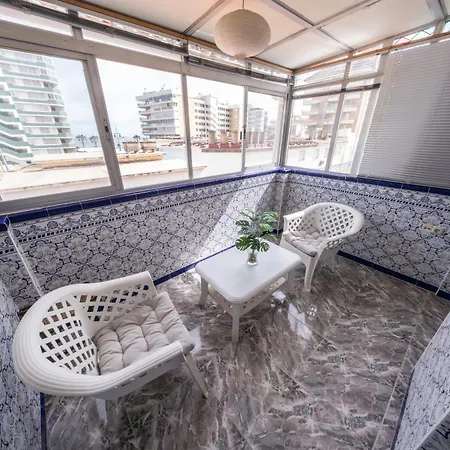 Casa Familiar En Segunda Linea Playa Con Parking 푸엔히롤라