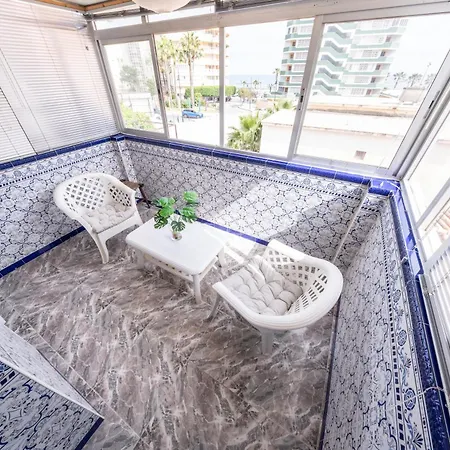 Casa Familiar En Segunda Linea Playa Con Parking 푸엔히롤라